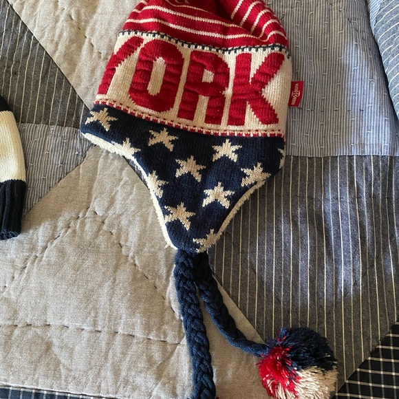 Winter hat - Picture 2 of 3